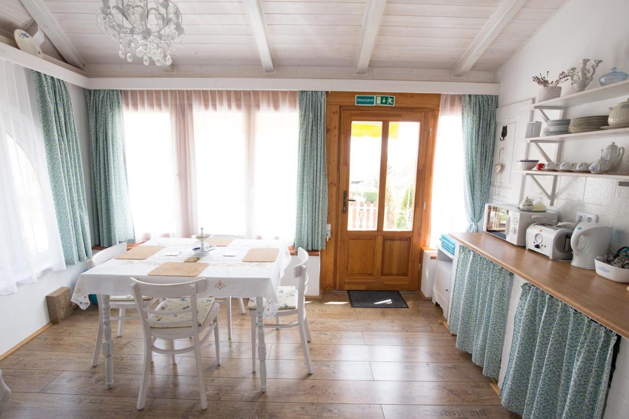 Bacchus Apartman - Borbarlang, Badacsony Badacsonytomaj Zewnętrze zdjęcie