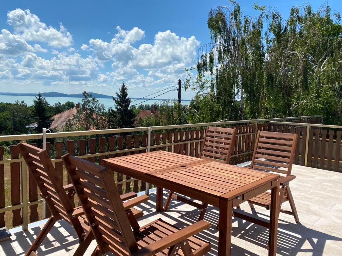 Bacchus Apartman - Borbarlang, Badacsony Badacsonytomaj Zewnętrze zdjęcie