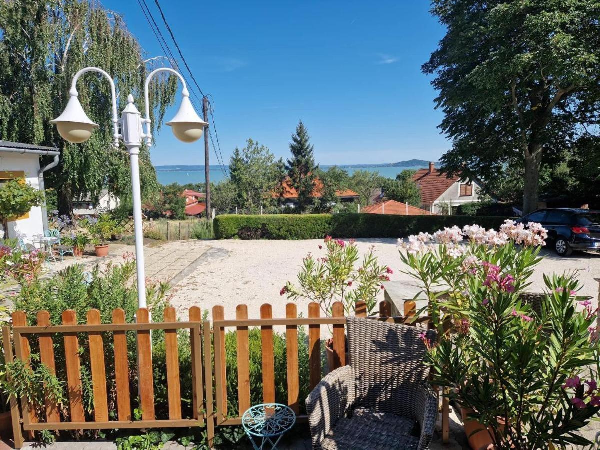 Bacchus Apartman - Borbarlang, Badacsony Badacsonytomaj Zewnętrze zdjęcie