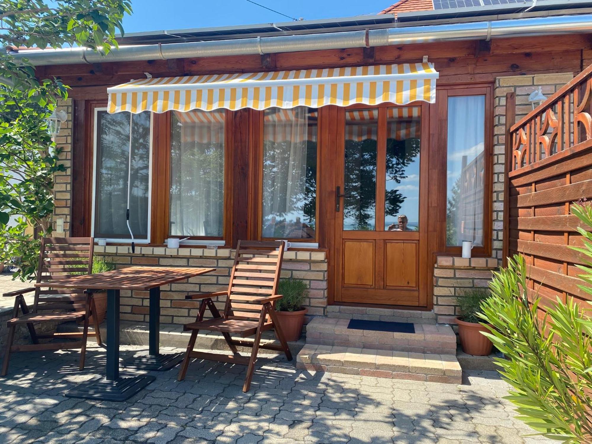 Bacchus Apartman - Borbarlang, Badacsony Badacsonytomaj Zewnętrze zdjęcie