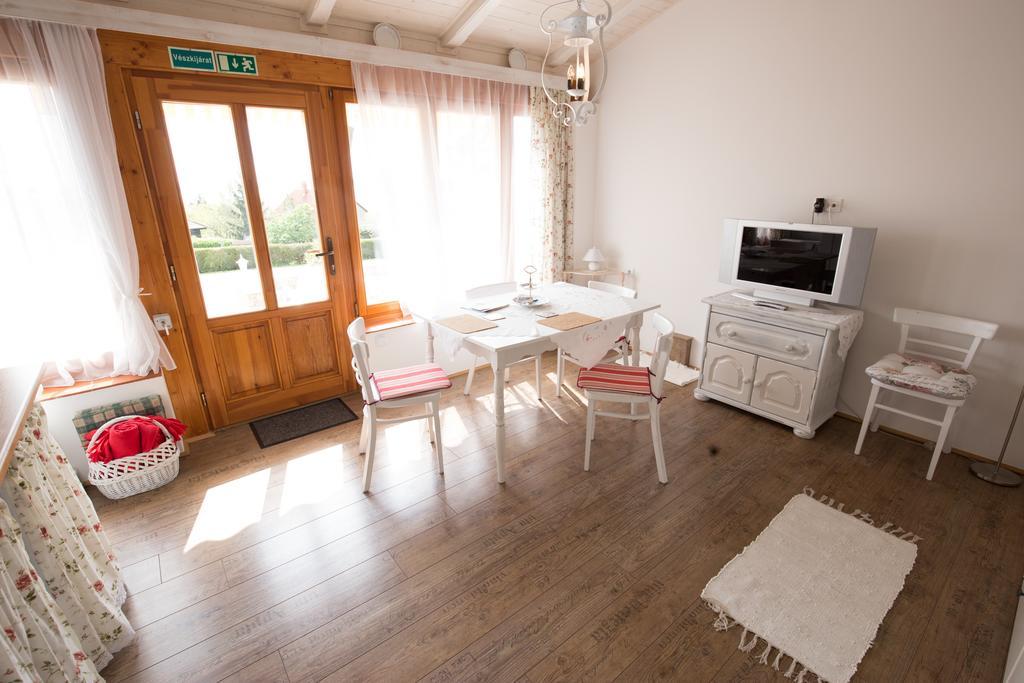 Bacchus Apartman - Borbarlang, Badacsony Badacsonytomaj Zewnętrze zdjęcie